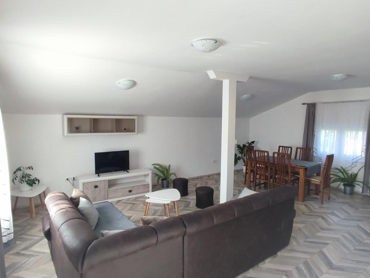Apartman Flora Vrdnik Εξωτερικό φωτογραφία